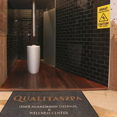 Wyndham Grand Ozdilek Thermal & فندق إزمير