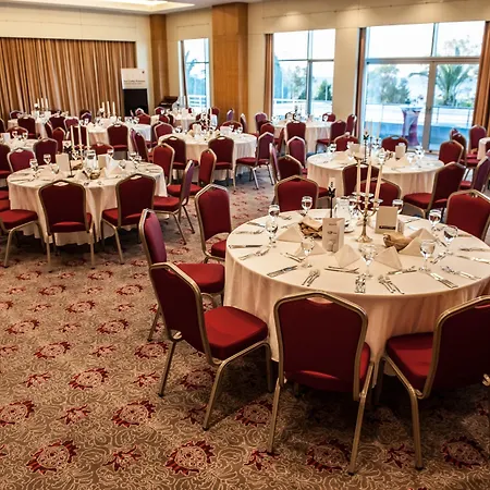 Wyndham Grand Ozdilek Thermal & מלון איזמיר