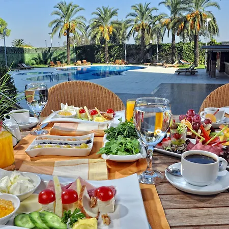 מלון Wyndham Grand Ozdilek Thermal & איזמיר